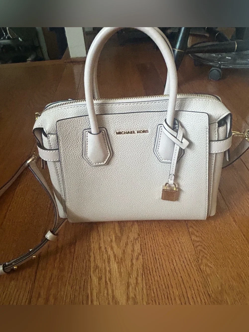 Michael Kors Mercer Medium Crossbody Bag Soft Pink Saffiano Pebbled Leather